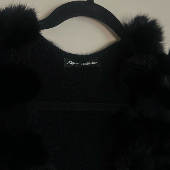 Black Faux-Fur Pom Pom Winter Shawl Shrug– One Size - Picture 9 of 9